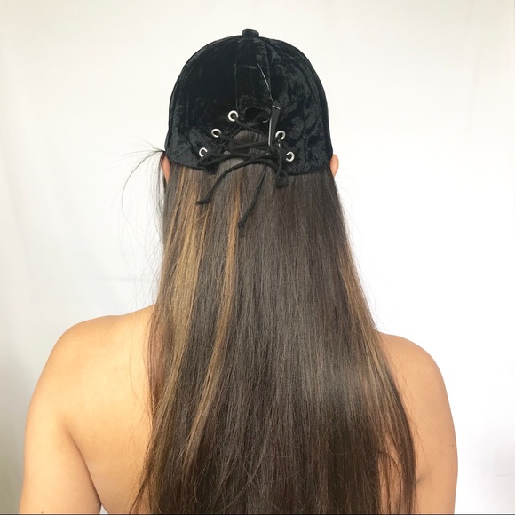 • BCBG Crush Velvet Hat • - Picture 4 of 8